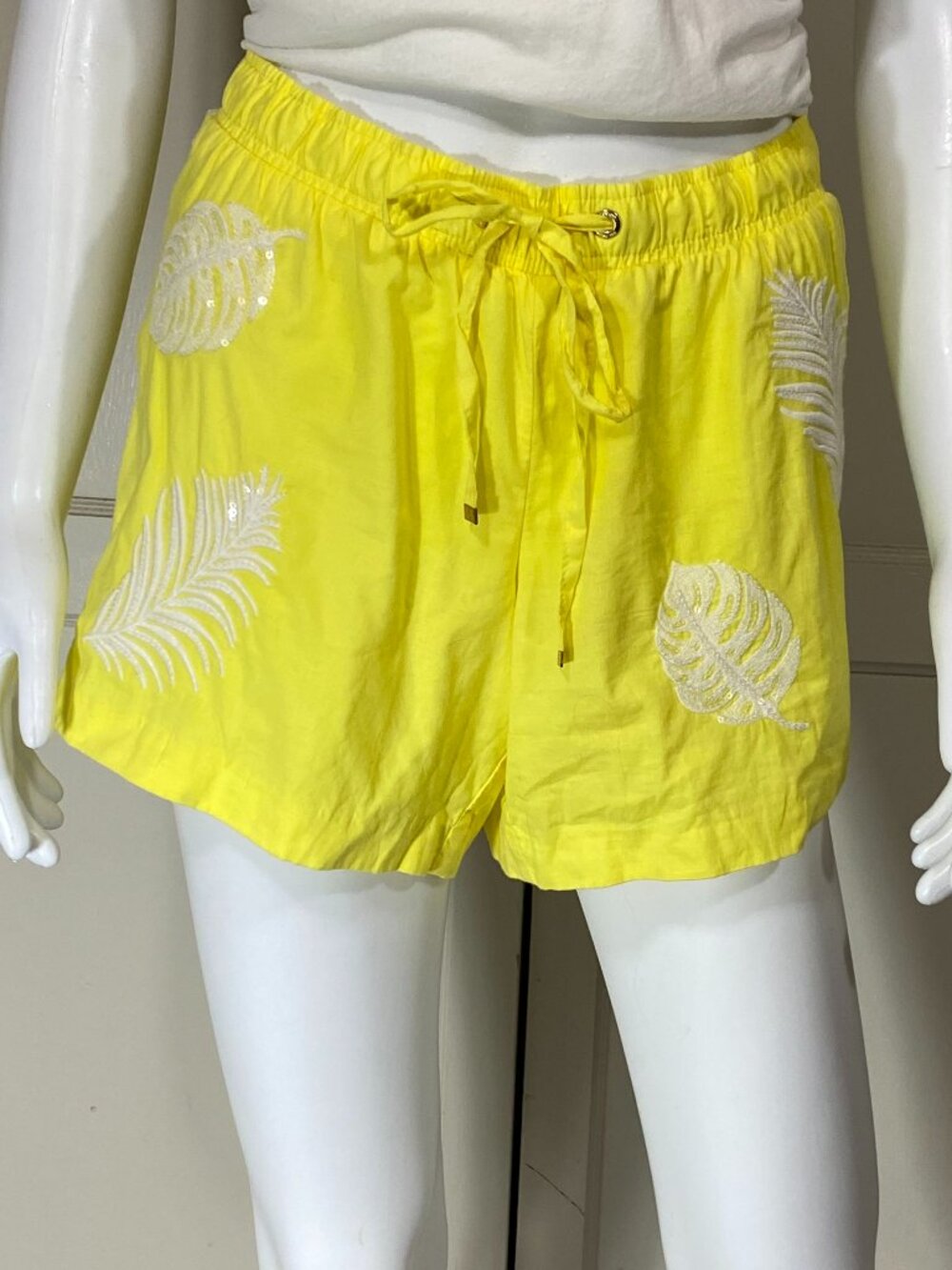 LILLY PULITZER Katia Embroidered Mini Shorts Yellow Sequin Leaf Cotton M ($118)